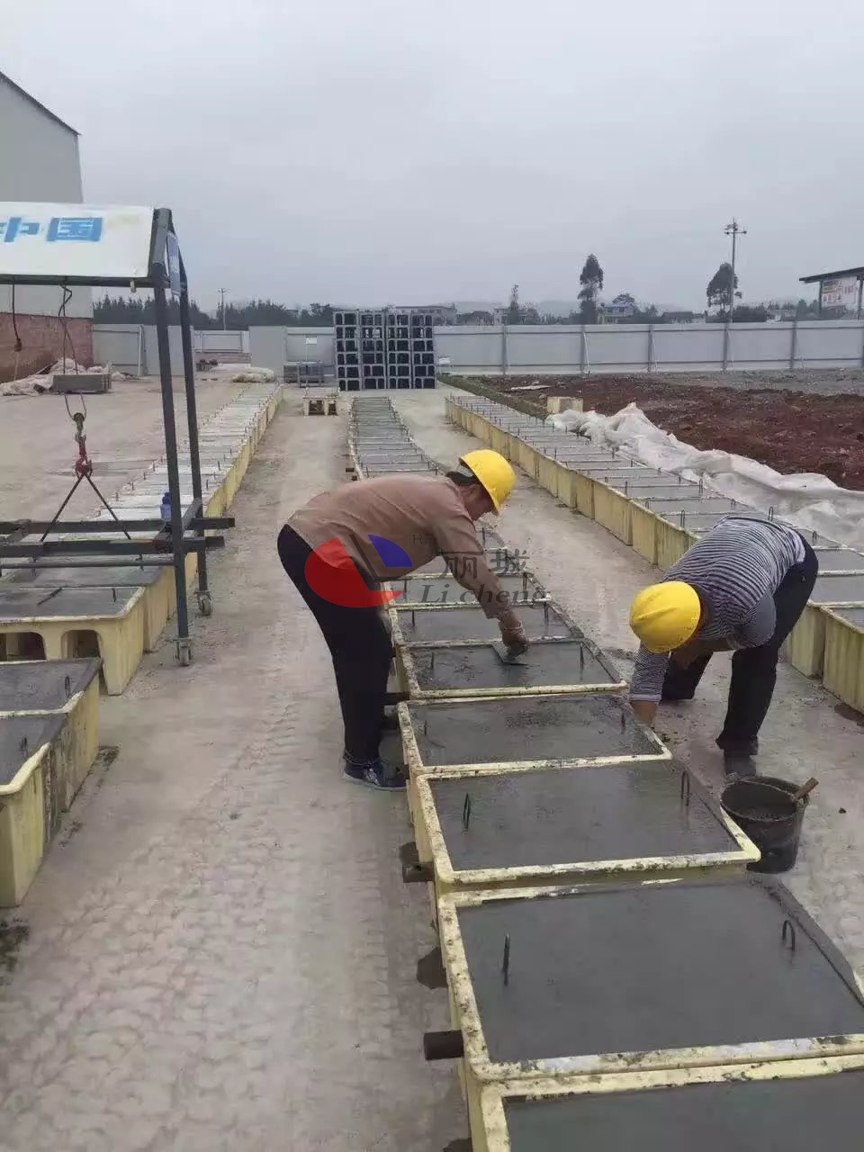 電纜槽鋼模具澆筑過程中的保護(hù)層